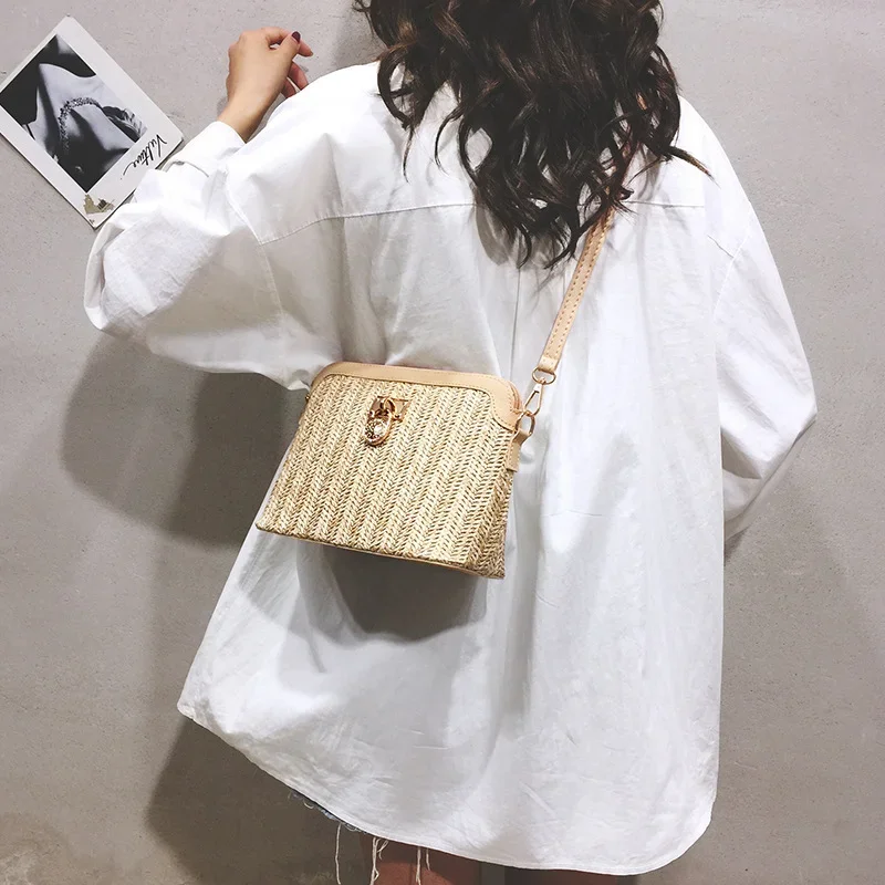 Casual Chains Straw Bucket Bags 2024 Women Summer Messenger Bag Rattan Bags Beach Lady Travel Purses and Handbags Shoulder Bag