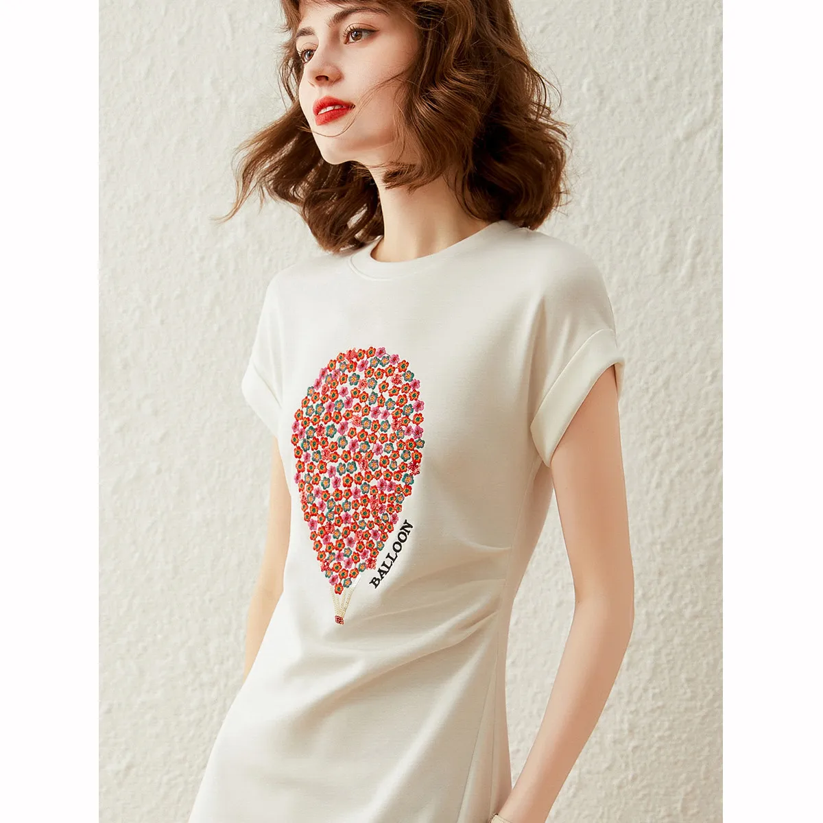 LOUIS YAO Nieuwe Shirring Split vrouwen T-shirt Jurk 2025 Zomer Borduren Slanke Lange Jurk Ronde Hals Korte Mouw jurken