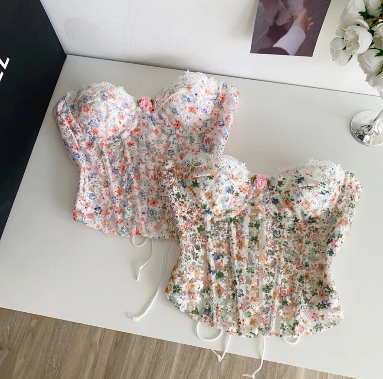 

French-style romantic floral lace tube top corset, sweet and cute floral corset, fashionable and elegant party corset.