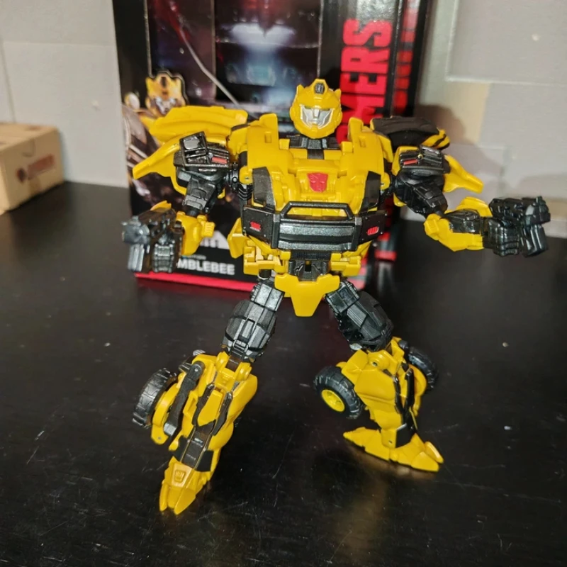 

In Stock Hasbro Transformation Studio Series SS-GE 10 Bee Movie WFC Models Anime Action Deformation Robot Toys Collection Gifts