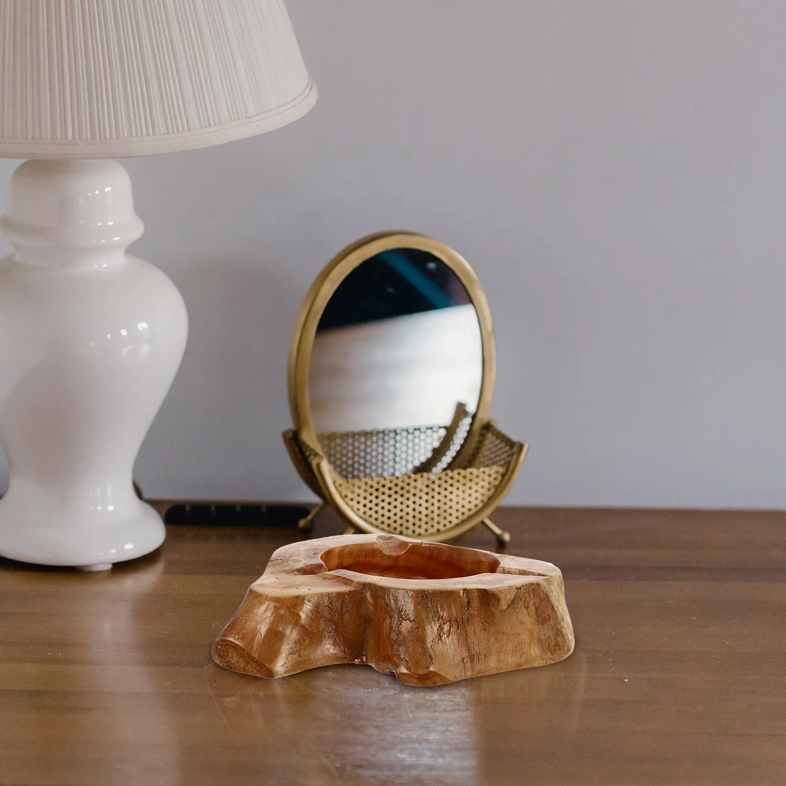 

Деревянная декоративная пепельница в ретро-стиле для дома, настольный контейнер, гладкая поверхность, долговечный материал, устойчивое плоское дно, легко сочетается.