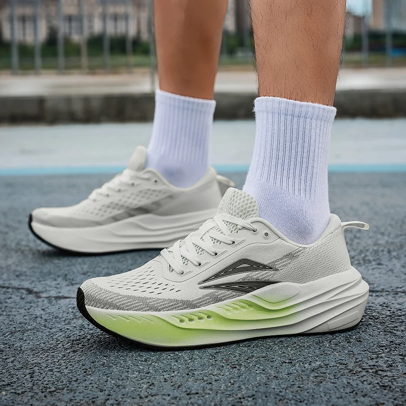 Fashionable Casual Men's Sports Shoes Lightweight and Breathable Outdoor Sports Shoes High-Quality Mesh Running Shoes