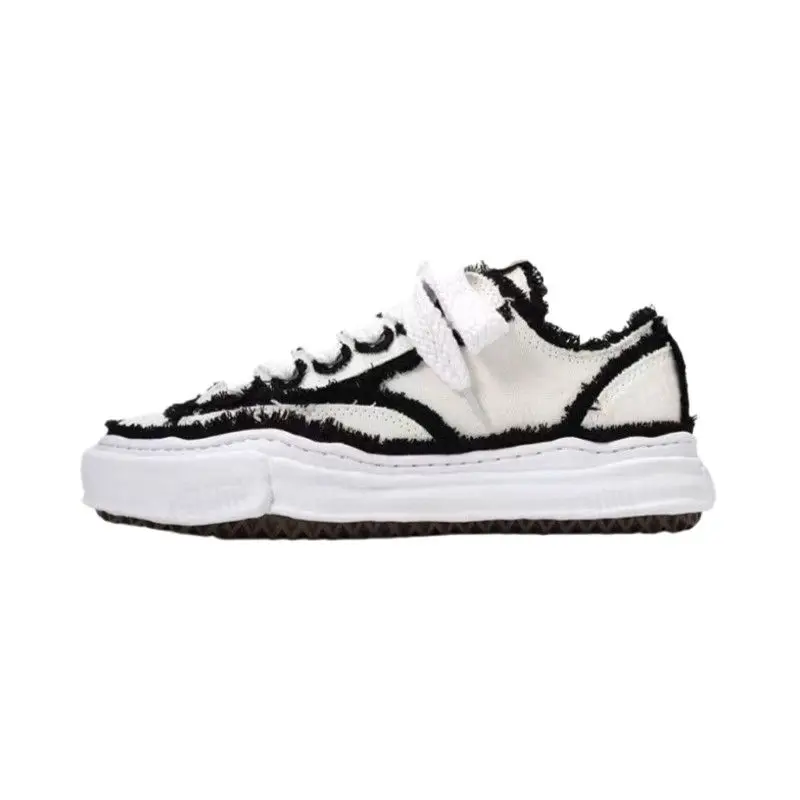 2026 Winter Fashion Dissolve Sole Sneakers Unisex Classic Black White Canvas Frayed Platform Height Increase