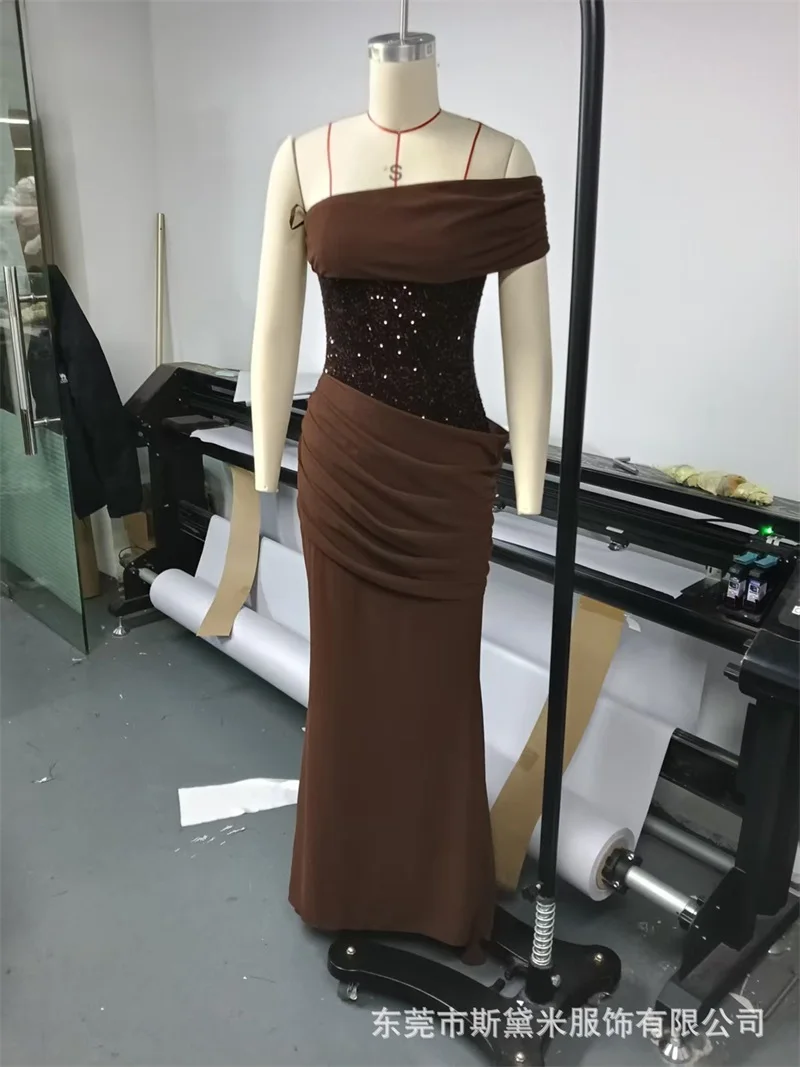 セクシーなスパンコールのプロムドレス ワンショルダー ノースリーブ レースアップバック ロングフォーマル 結婚式のゲストローブ ホリデービーチパーティー ブライダルガウン