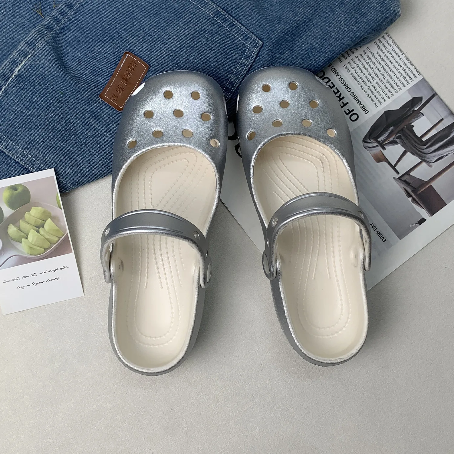 2026 Sommer Neue Damen Niedliche Ballett-Lochsandalen Retro EVA Outdoor Mary Jane Schuhe Rutschfeste Outdoor-Strandsandalen – Detail 3