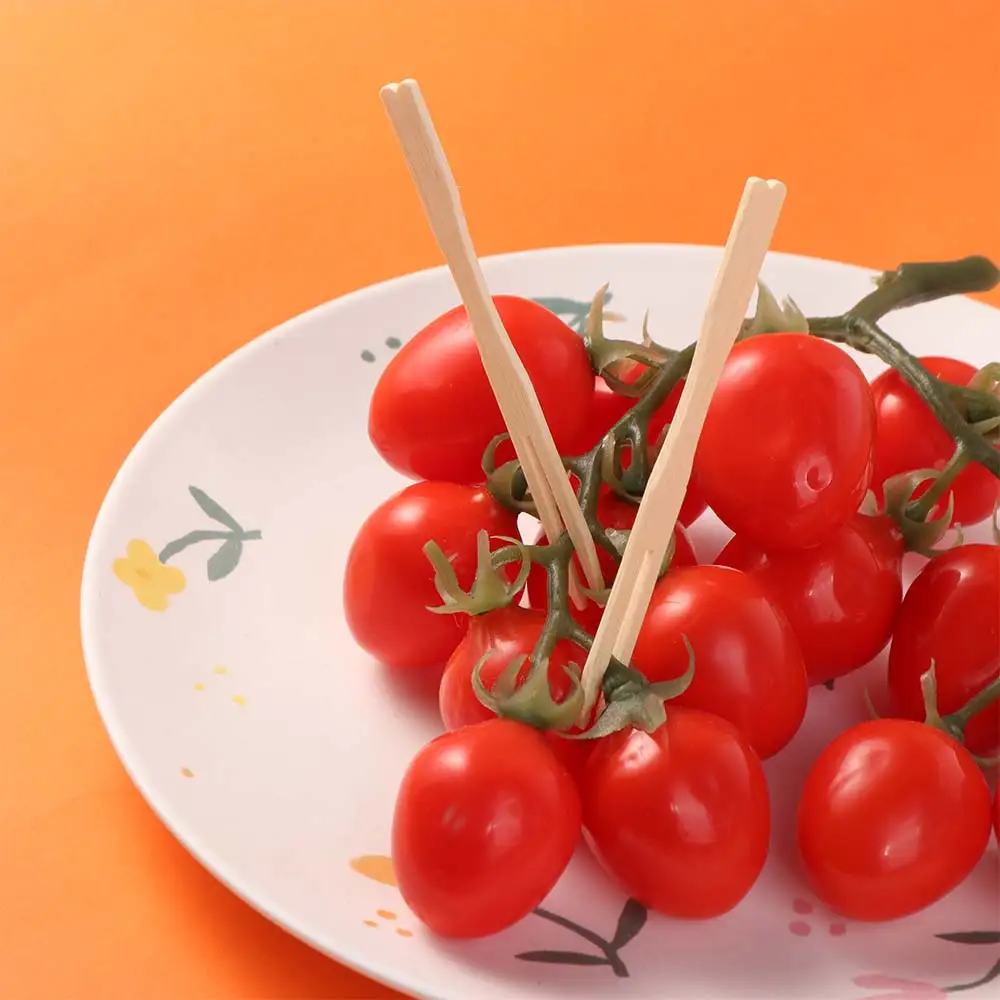200 Pieces Bamboo Disposable Fruit Fork Mini Size Eco-Friendly Fruit Picks Love Shaped Top Cake Dessert Fork Birthday