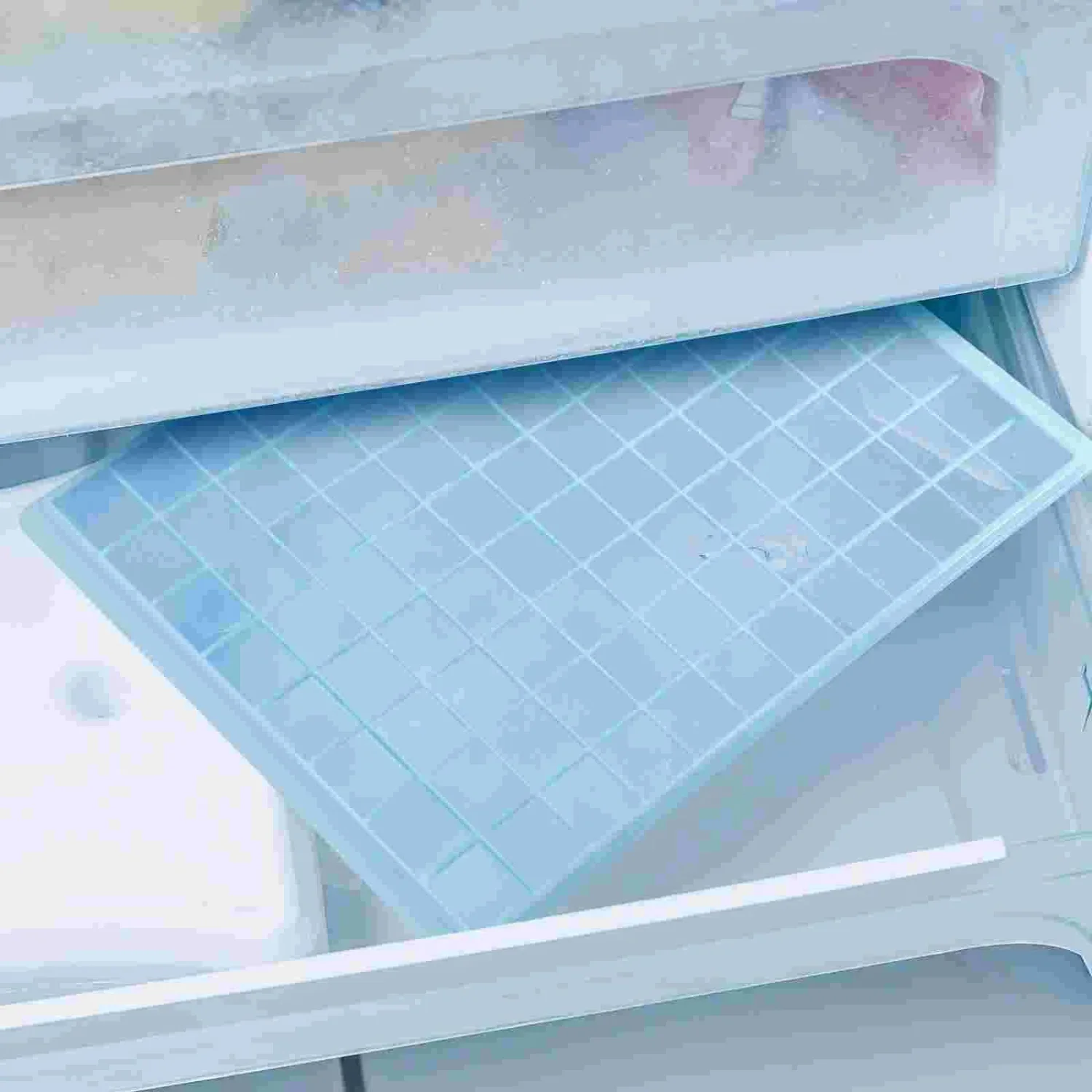 2pcs 96 Cavities  Shape Ice Cube Trays Plastic Ice Box Easy-release Ice Making Mold  Accessories (Random Color)