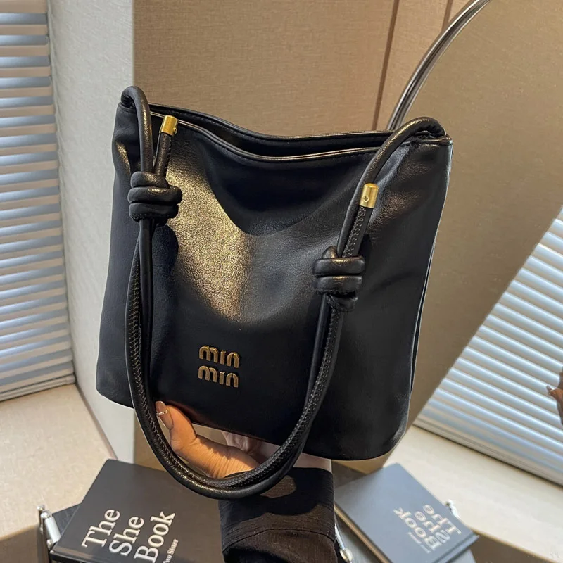 

Simple Korean version of the large-capacity retro all-match ins shoulder bag ladies commuter texture casual bag tote bucket bag