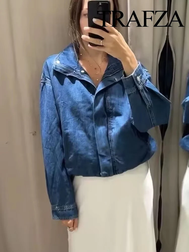 

TRAFZA 2025 Women Fashion Long Sleeves Jackets Denim Blue Turtleneck Pockets Button Zipper Female Autumn High Street Short Coats