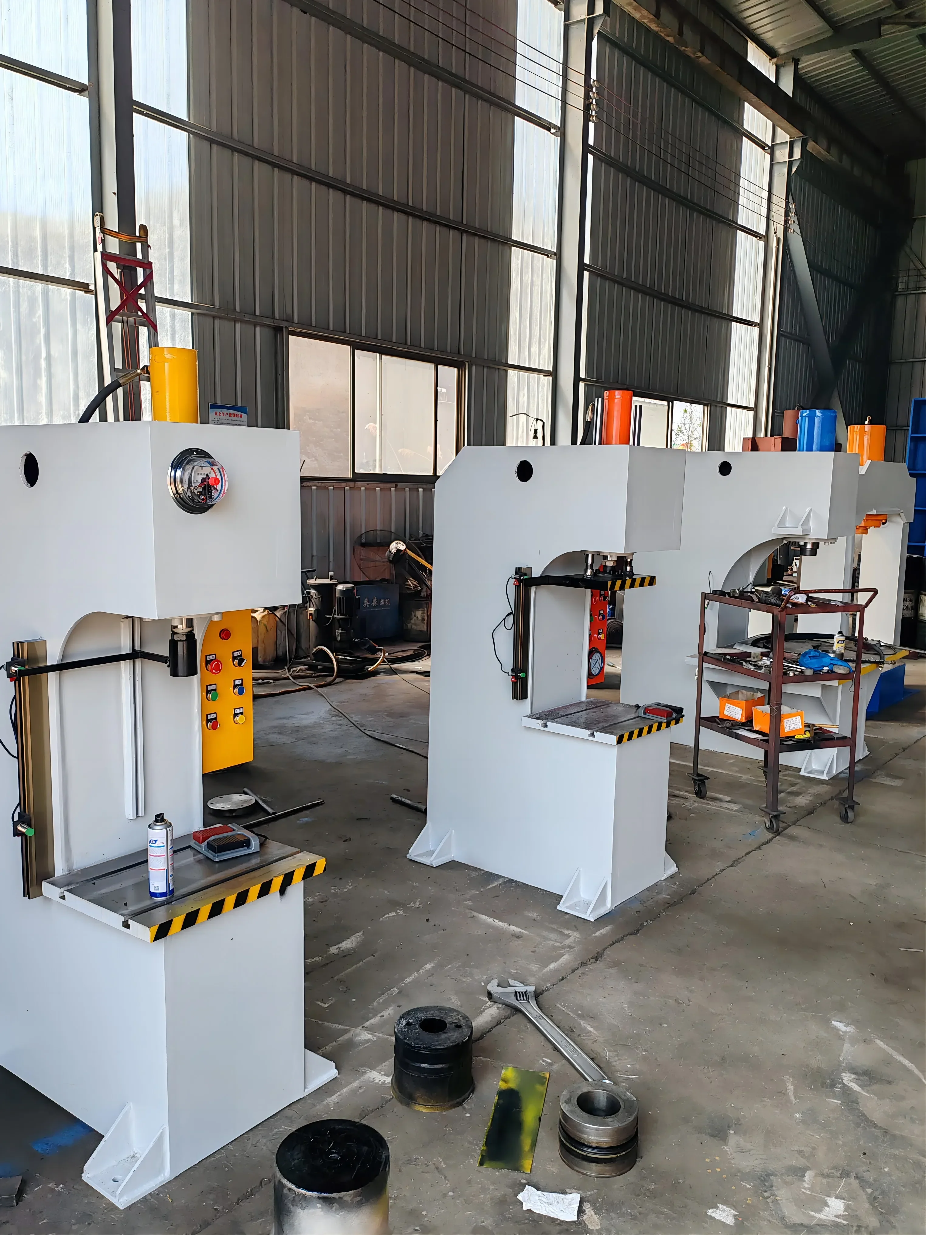 Custom Vertical Hydraulic Press 110 T 150 T Machine Single Column C-type Hydraulic Press for Metal Provided Gear