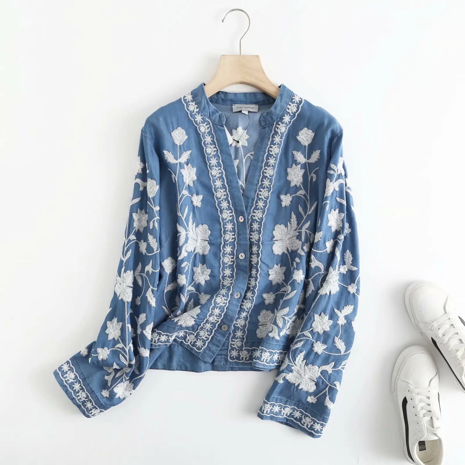 2025 New Embroidered Denim Shirt Women Streetwear Dark/Light Blue Long Sleeve Autumn Fashion Casual Blouse Top