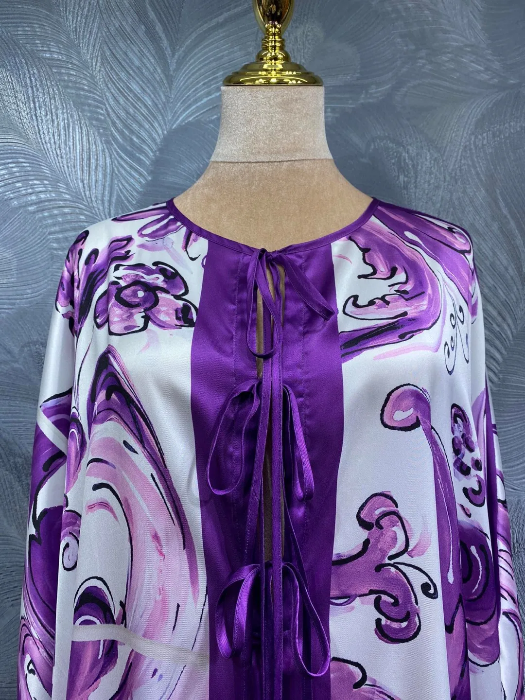 Abito caftano in seta da donna con stampa in porcellana viola, lungo maxi Boho Chic, per le vacanze al mare