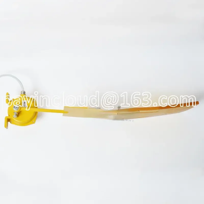 Material Flow Detector LL-II Broom Material Flow LL-I Chain LL-III Upper Wheel Conveyor Belt Coal Flow Blockage Switch