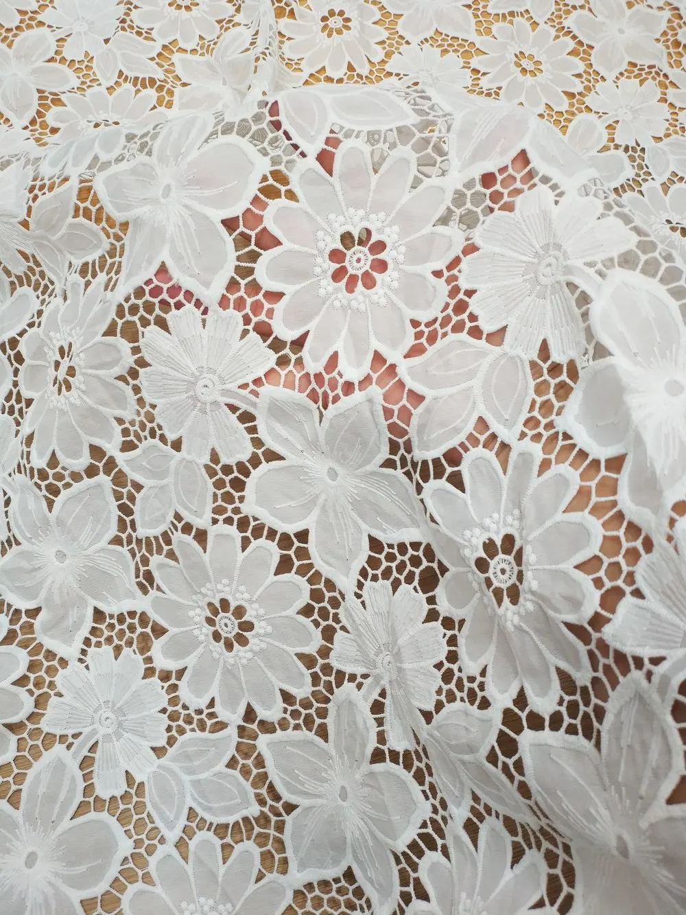 

High-end hollow-out floral lace embroidered fabric for fashion women's clothing, dresses, wedding gowns, DIY sewing fabric