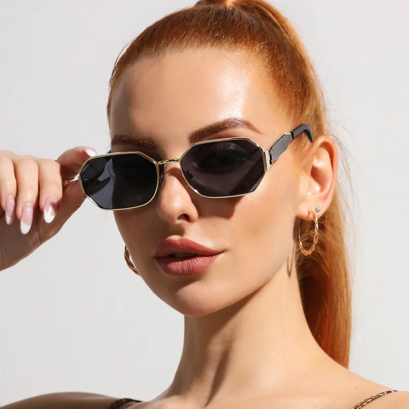 New Fashion Vintage Sunglasses Women Men Designer Retro Metal Rectangle Sun Glasses Female Male Popular Black Eyewear