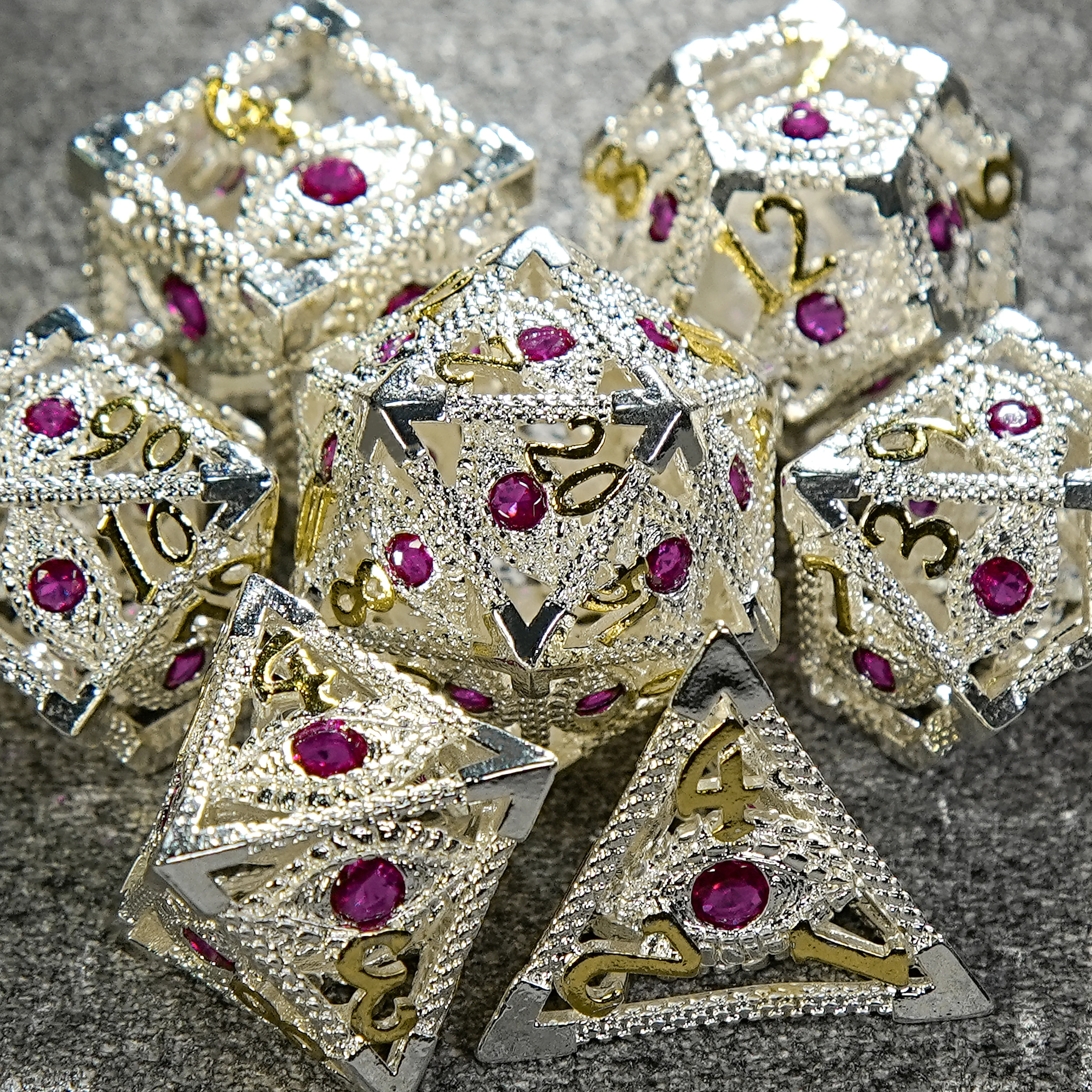 

7Pcs Metal Hollow Silver Pink Gemstone DND Dice Set D&D Board Game Dungeons Dragon TRPG Polyhedral Dice Table Game
