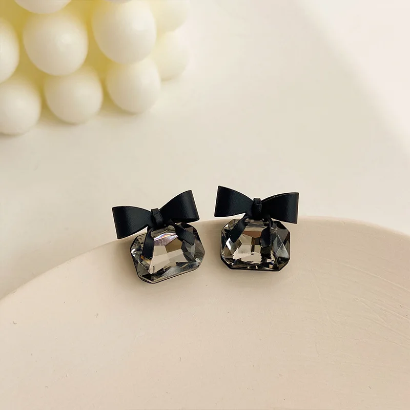 2023 New Black Bowknot Cubic Zirconia Stud Earring Square Bow Earrings for Women Fashion Jewelry Gifts