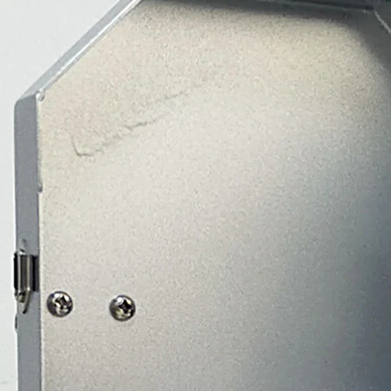 

Коммерческая автоматическая машина для производства квадратного льда для кафе, баров и кофеен