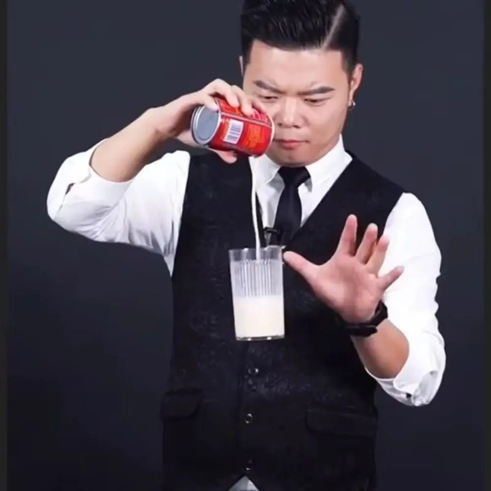 

Gimmicks Glass Floating Magic Tricks Close-up Interactive Cup In The Air Magic Plastic Magic Show Magic Floating Cup