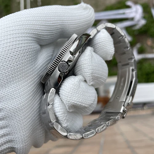 Imagen 2 del producto Steeldive SD1970 Fondo de fecha blanca 200M Revestimiento AR a prueba de agua Cristal de zafiro NH35 Esfera negra Tortuga Reloj de buceo automático para hombre