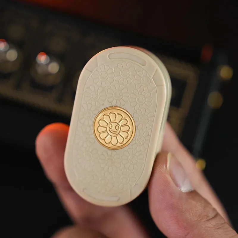 Sunflower EDC Rhythmic Direct Push Rotation Intensive Paragraph Fingertip Push Card Decompression Toy