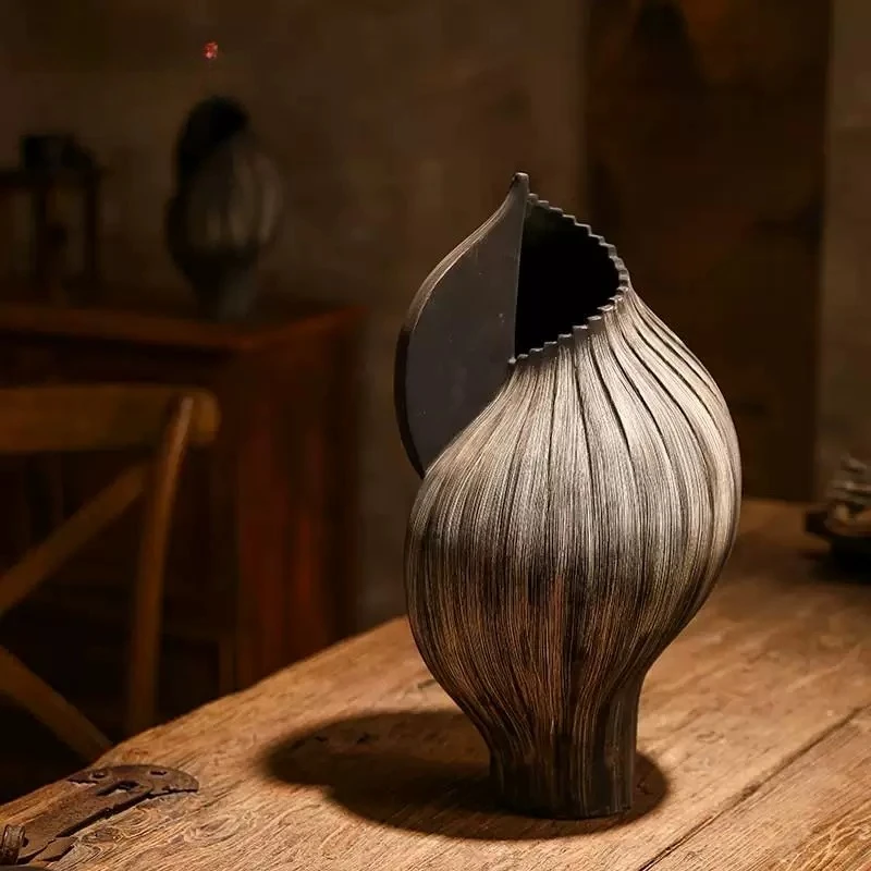 Creative Dark Gray Imitation Seashell Ceramic Vase Irregular Artistic Flower Vase Minimalist Home Living Room Decorative Item