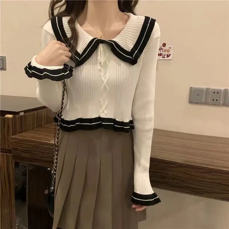 New Style Doll Collar Short Sleeved Knitted Sweater for Women with a Base Layer and a Small Cardigan Top