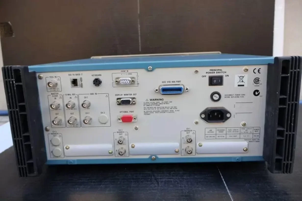 1PC TEKTRONIX AWG420 High-Speed 200 MS/s 16-Bit Dual-Channel Arbitrary Function Generator#Xing