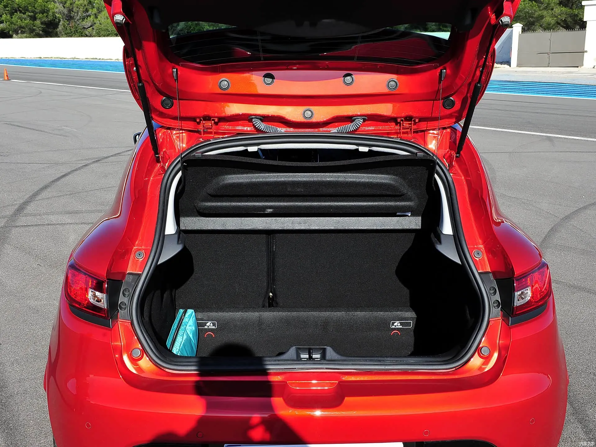 

473MM 2PCS Back Door Stay for 2012-2019 Renault Clio IV Renault Lutecia Rear Tailgate Boot Gas Spring Struts Prop Lift Support