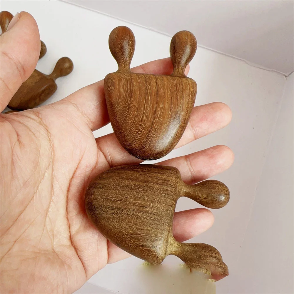 1PCS Green Sandalwood Facial Massage Comb Wooden Handle Piece Green Sandalwood Nose Eye Massage Small Snail Comb