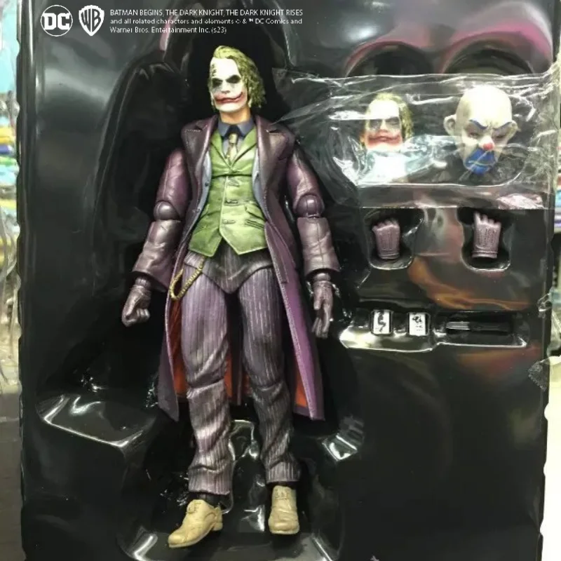 

New Genuine DC The Joker Joint Mobility Character Model Toys Holiday Gift Desktop Ornaments In Stock