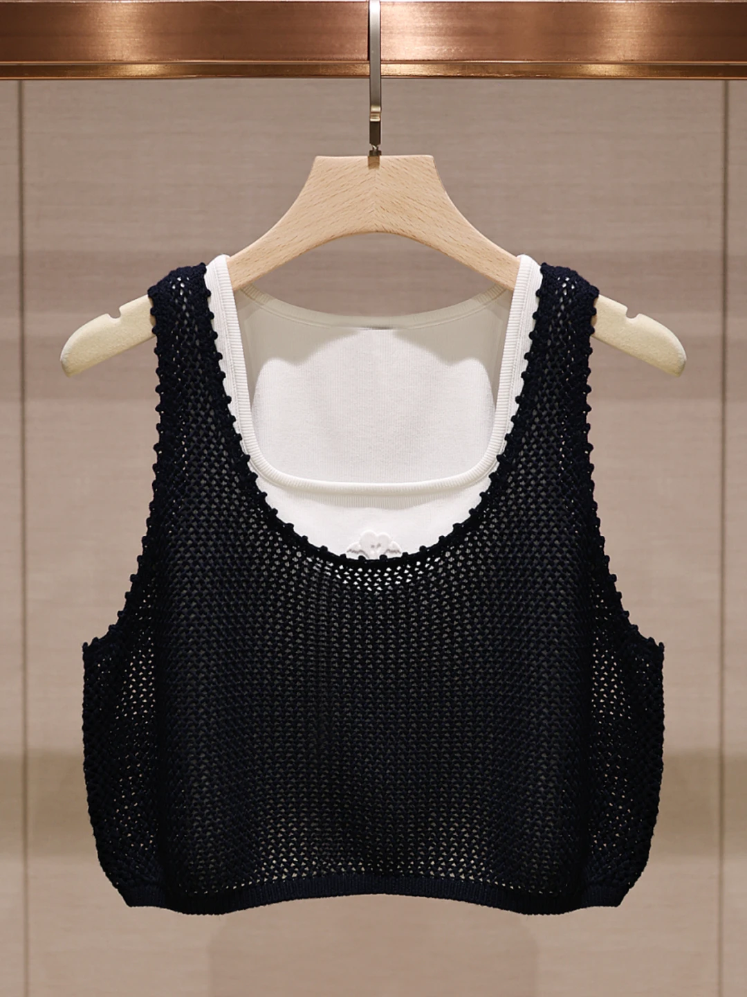 

Стильный летний комплект из двух предметов: вязаный укороченный топ и жилетка для женщин, повседневный, модный, для работы, свободного кроя