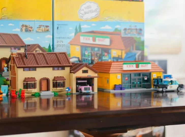 

Совместимые строительные блоки 16004 16005: Дом-супермаркет и магазин Kwik E Mart, конструктор, игрушка-подарок на Рождество