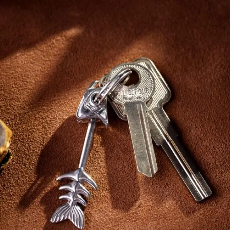 1Pc Vintage Fishbone Keychain Detachable 3D Design Unique Personalized Key Ring for Car Bag Gift Accessory