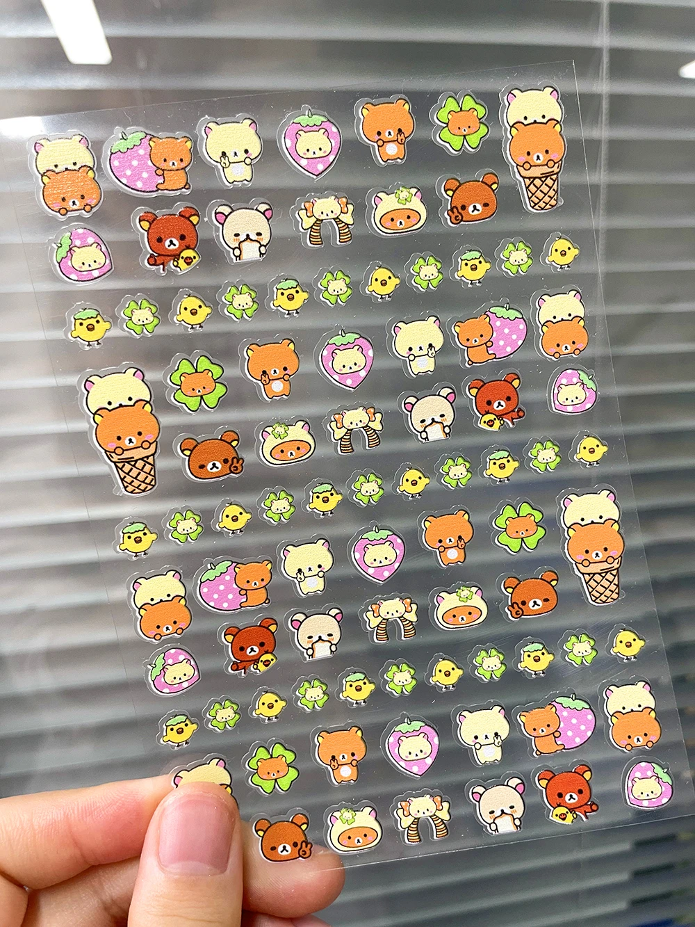 صغيرة لطيف Rilakkuma أربع أوراق البرسيم ملصقات مسمار الفن مقاوم للماء لتقوم بها بنفسك جراب هاتف كأس غطاء لوحة المفاتيح كتيب ملصقات صديق الهدايا