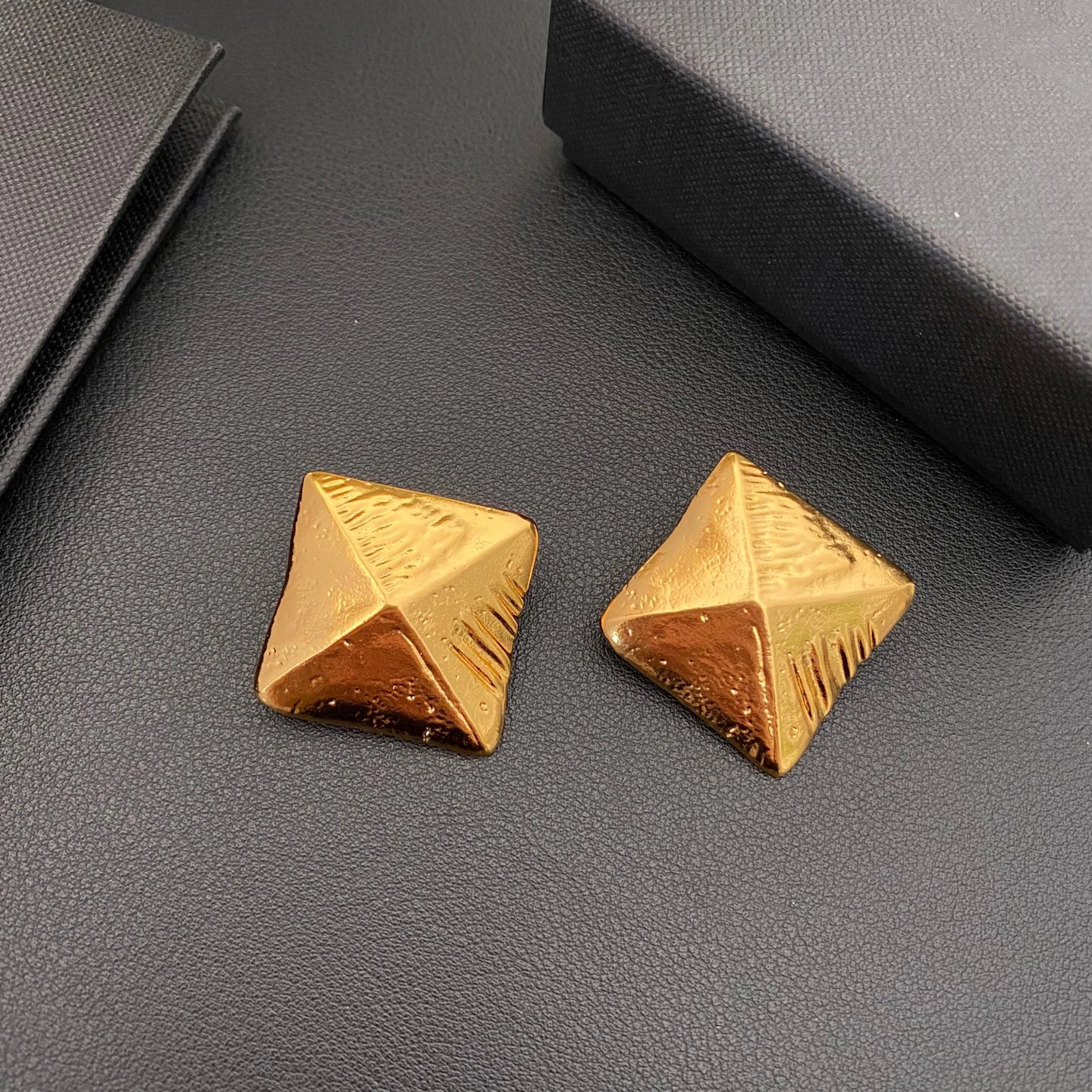 أوروبا أمريكا النحاس مطلية بالذهب هندسية مربع أقراط الأذن كليب امرأة خمر الاتجاه المجوهرات #4