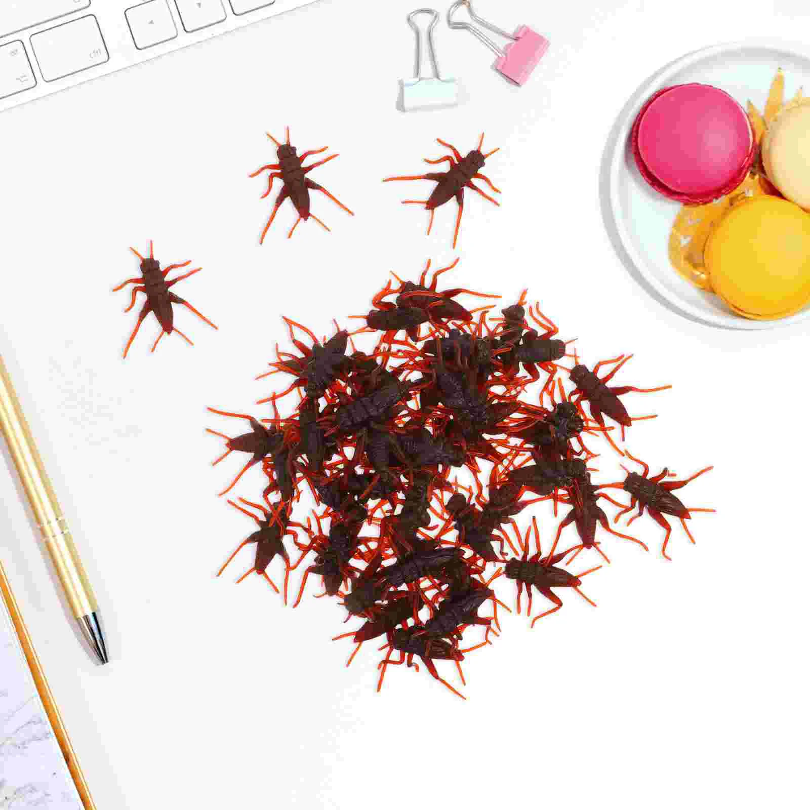 50 Uds. De broma de Cricket, modelo de insecto, simulación de broma de Cricket, juguete de plástico para insectos, bromas prácticas, juguetes para niños, juguetes de mordaza, pasatiempos