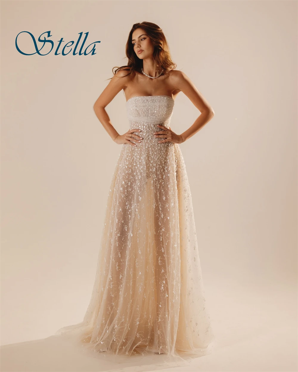 Aangepaste temperament strapless mouwloze avondjurk Hoge kwaliteit tule galajurken delicate bloemen bruidsjurken