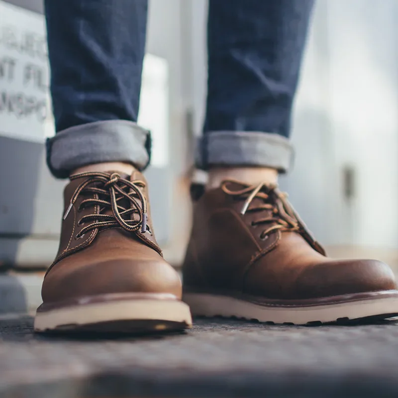 Maden 2023 botas nuevas para hombres, zapatos de estilo británico de media altura, zapatos de cabeza grande, ropa de trabajo, botas cortas Retro para el desierto, calzado 44