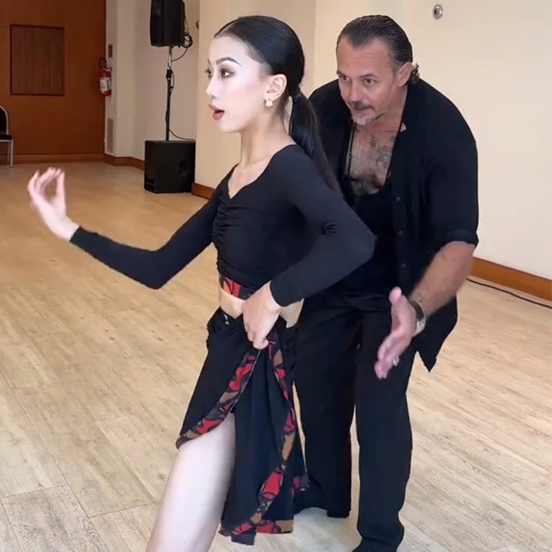 Bambini Abiti da ballo latino Ragazze Maniche lunghe Abito diviso Top neri Gonna Pratica Abbigliamento da allenamento Cha Cha Rumba Costume DNV24718