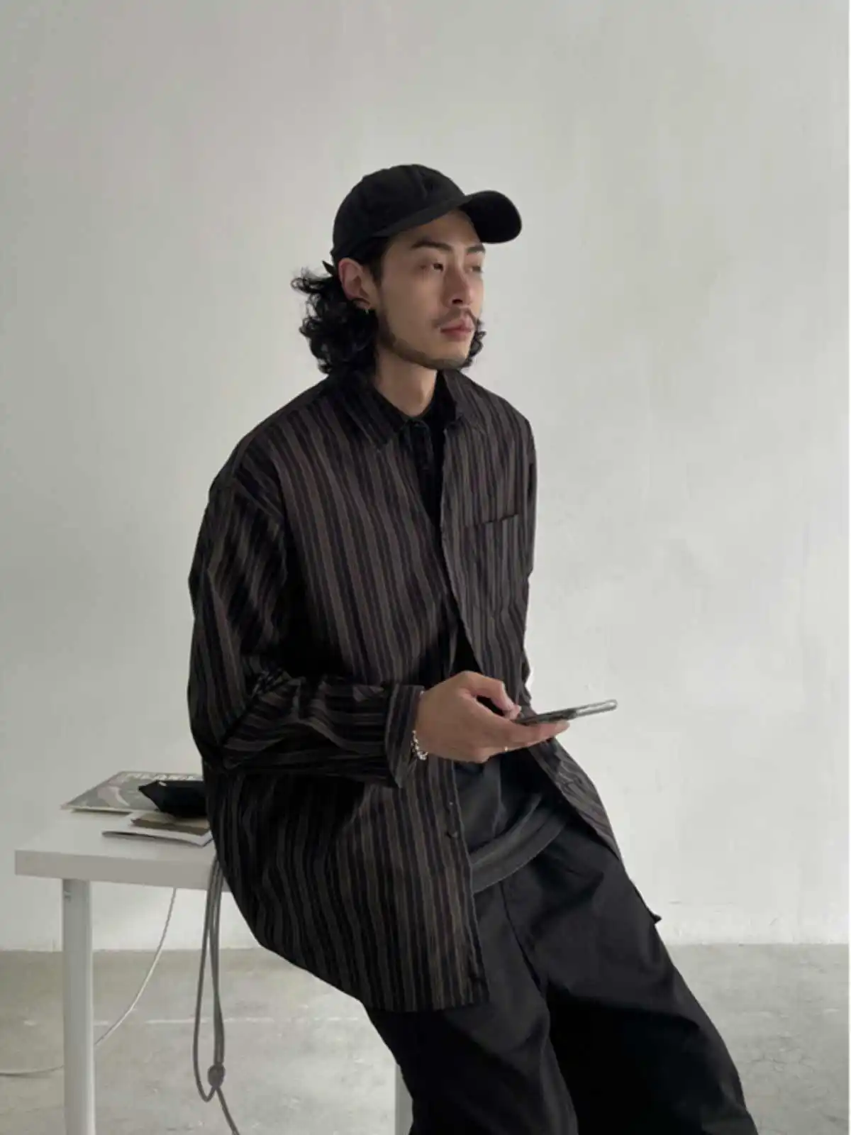 

Loose Fit Long Sve Men's irt Casual Sle Vertical Stripes Japanese Retro Bla irt Spring Autumn New Arrival