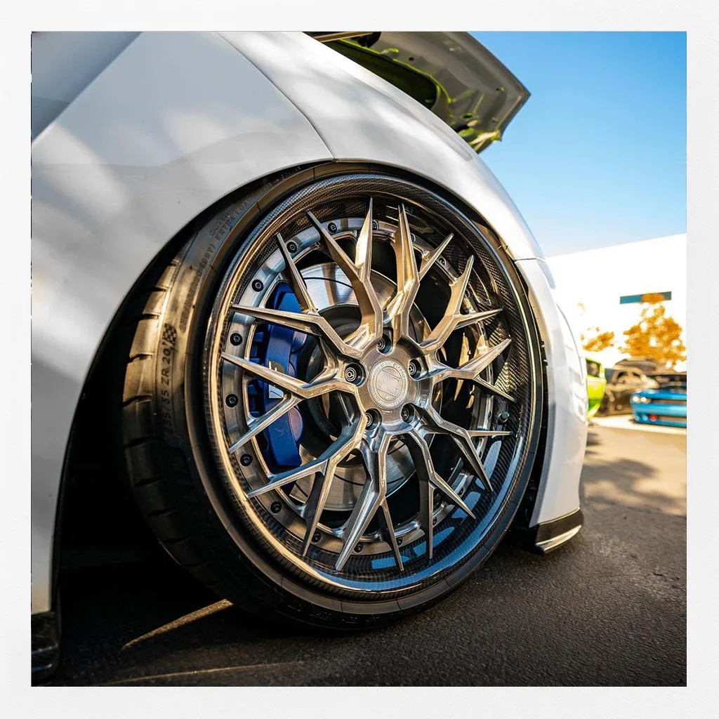 

2-Piece Carbon Fiber Forged Wheels 5x112 5x114.3 5x120 Aluminum Alloy Rims With Gold Finish 16-24 Inch Wheels For Cars