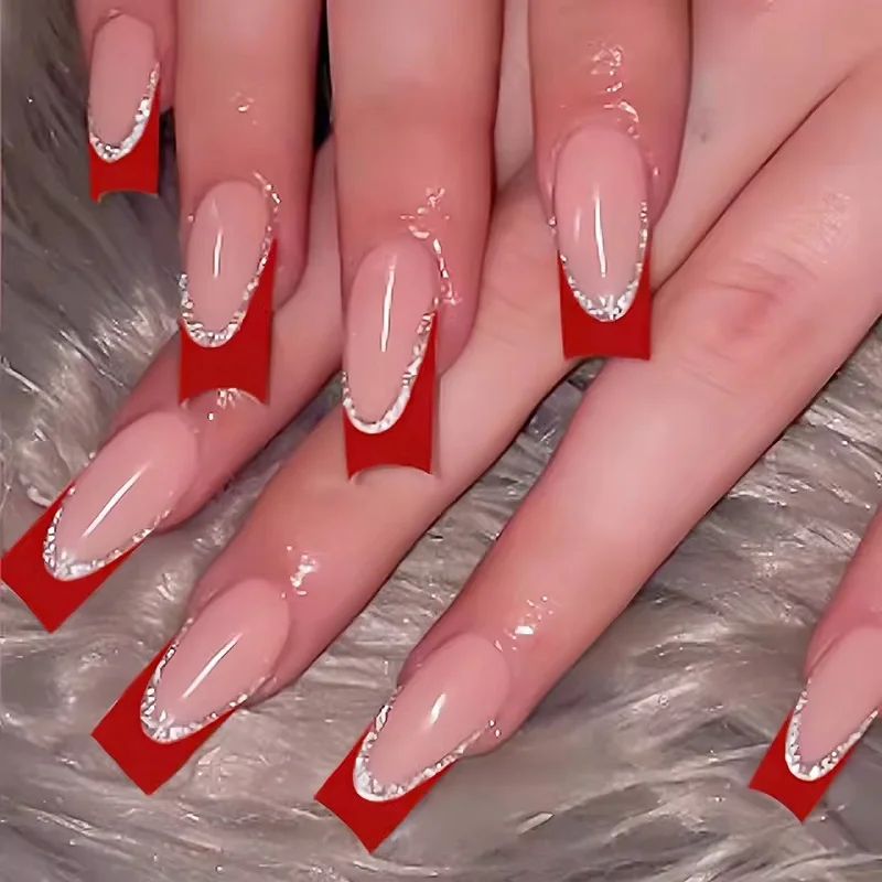 Unghie french rosso glitter: idee per decorazioni extra