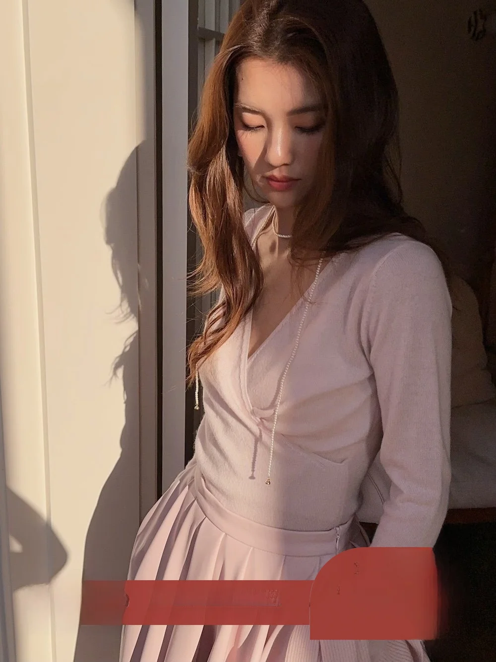 

Мягкий и теплый женский вязаный свитер Ele Wool Camere с длинным рукавом, V-образным вырезом, стандартного кроя, для зимы, модный и стильный.