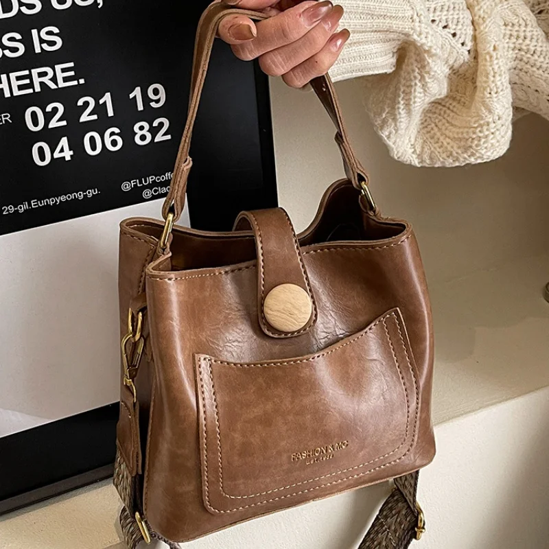 

2026 Vintage Style Shoulder Crossbody Bags For Women Pure Color Big Capacity Bucket Bag Luxury Designer Purses And Handbag