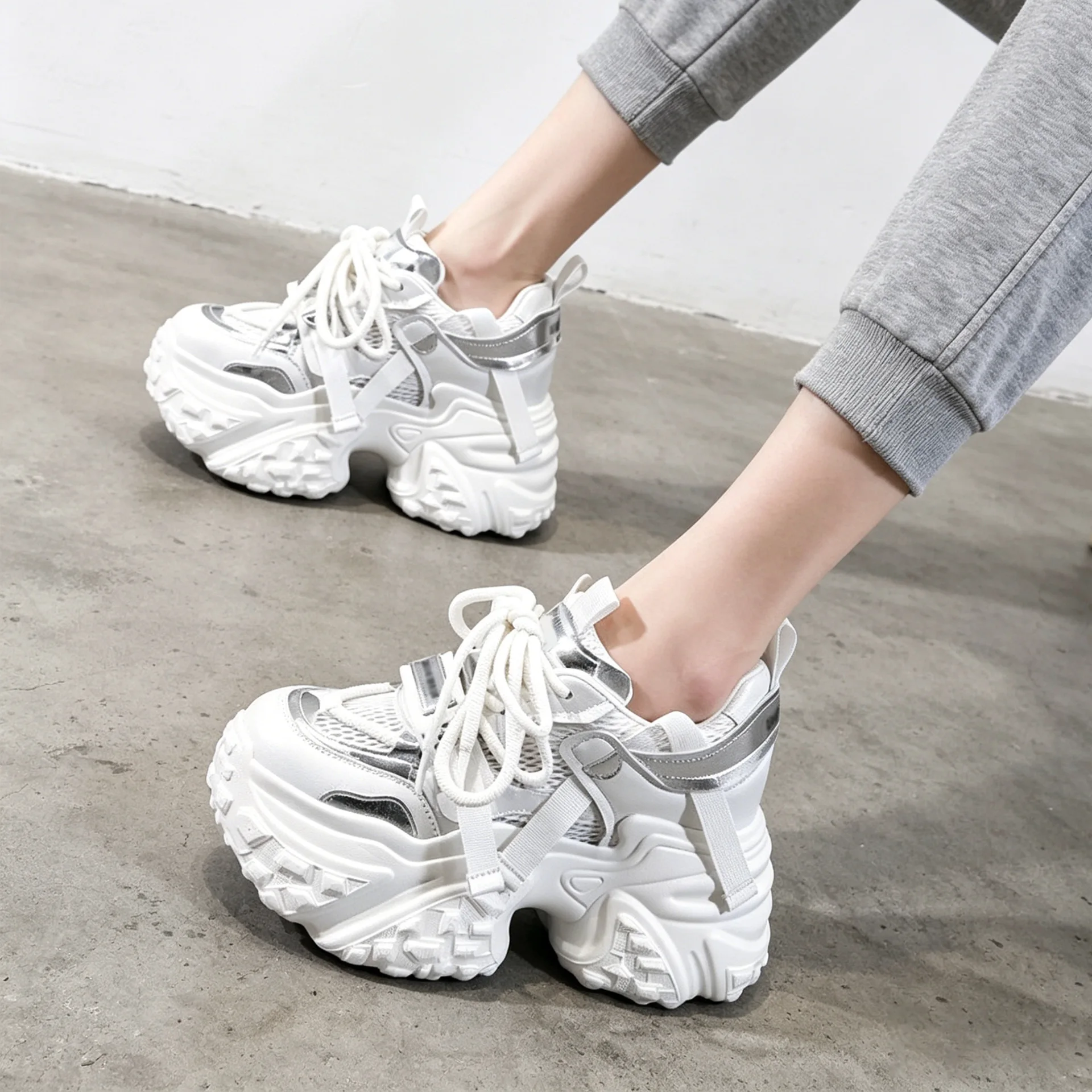 

Women's height increasing dad shoes 2026 spring fashion casual shoes versatile and comfortable outdoor casual shoes