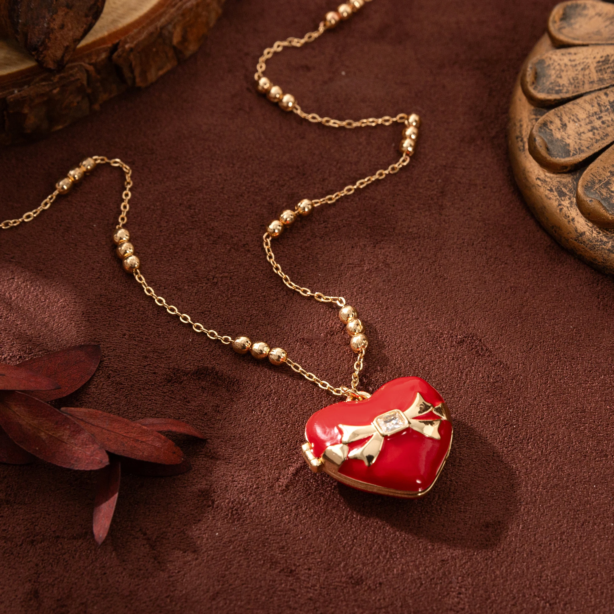 

Love album pendant square opening necklace,niche design LOVE pendant collarbone chain