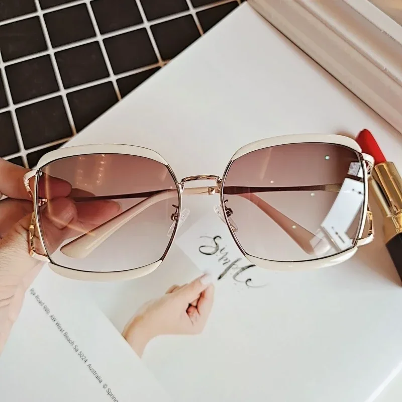 Fashion Square Sunglasses Women Vintage Big Frame Decoration Cool Sun Glasses Ladies Casual Girls Eyewear UV400 Lentes De Sol