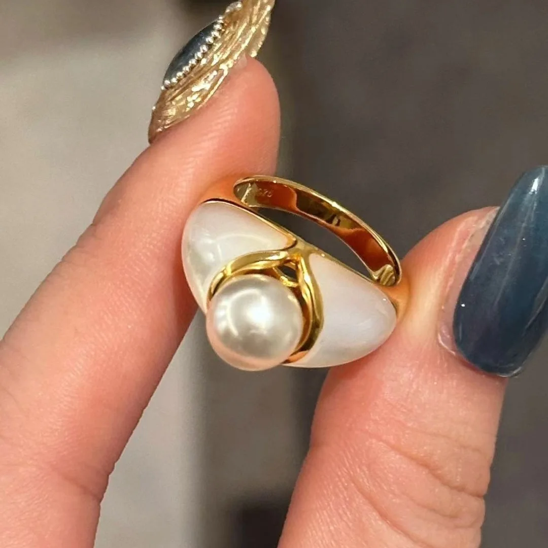 

Princess Charm Vintage Pearl Shell Ring, S925 Silver with 18K Gold Plating, Elegant Women’s Jewelry