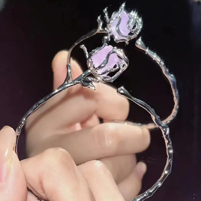 

Purple Rose Imitation Mineral Shaped Bracelet for Women Sweet Cool Artistic Light Luxury and High-end Resin Bracelet